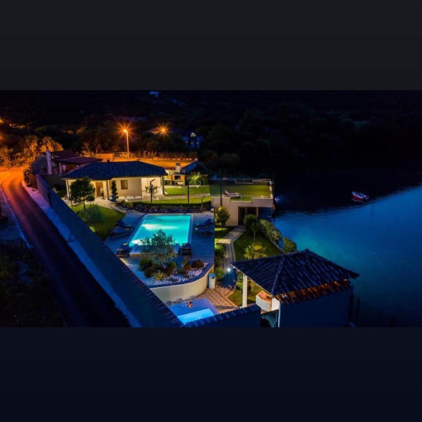 מוסטר Villa Ana מראה חיצוני תמונה